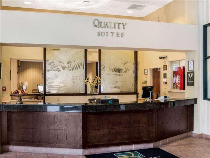 Quality Suites Lake Wright Norfolk Airport Exterior foto